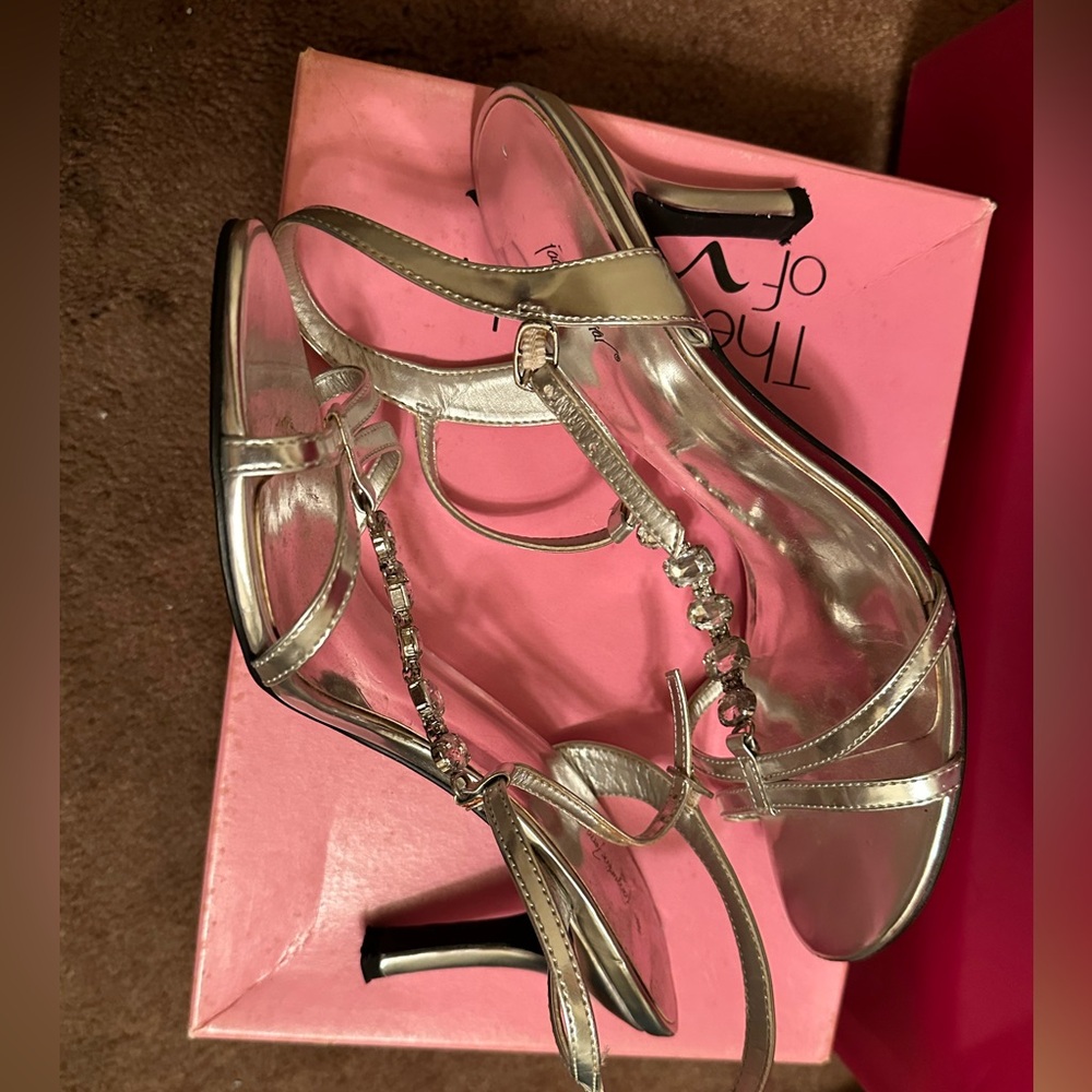 *EUC*Sz 9.5*Nina* kitten heels